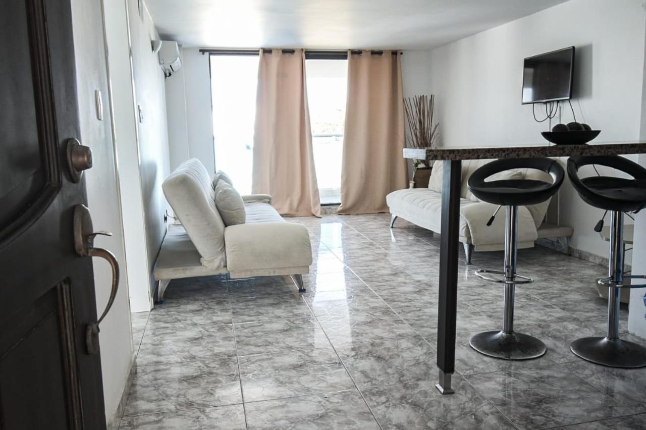 En Apartment *
